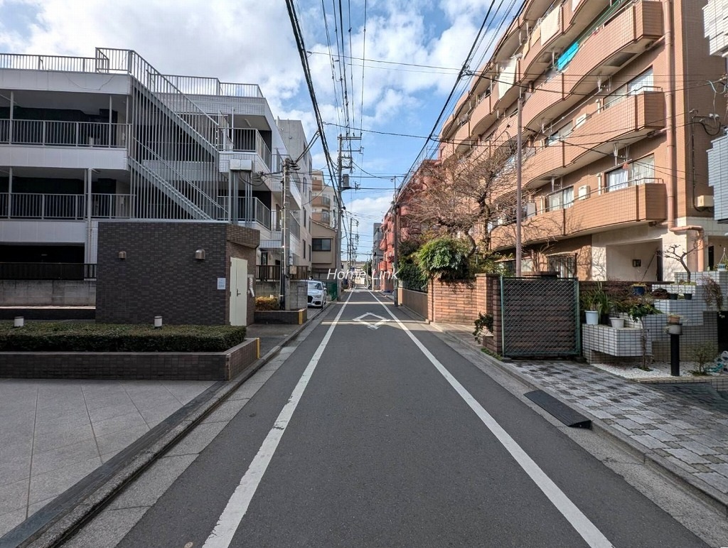 レーベンハイム中板橋Ⅱ　前面道路